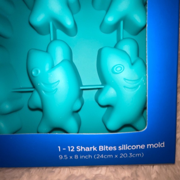 🤿Baby Shark Do do do SILICONE MOLD Mini HOTDOG - Picture 2 of 3